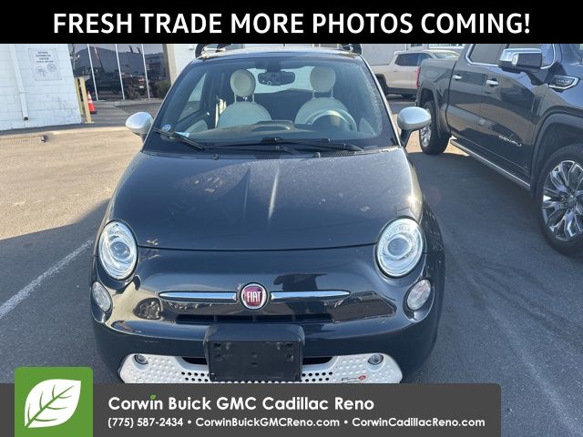 2017 FIAT 500e Battery Electric's photo