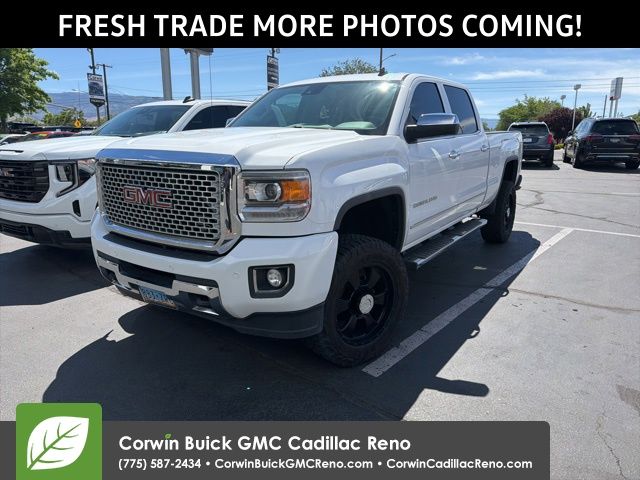 2015 GMC Sierra 4WD Crew Cab Short Box's photo