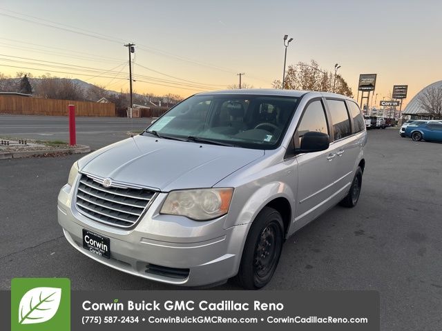 2009 Chrysler Town & Country LX's photo