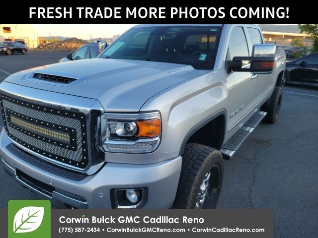2017 GMC Sierra 4WD Crew Cab Standard Box Denali's photo