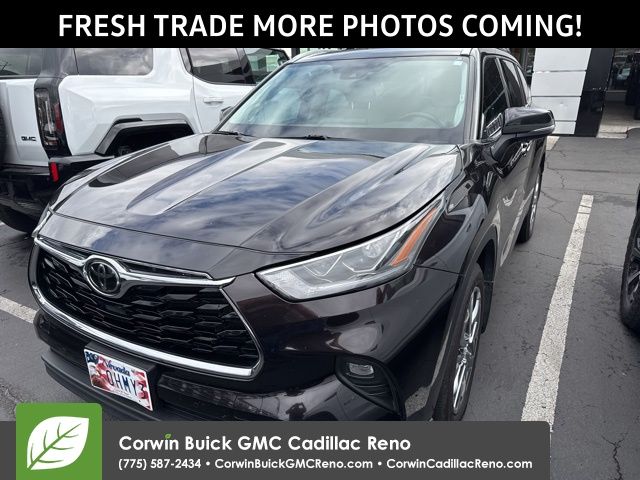 2021 Toyota Highlander Limited's photo