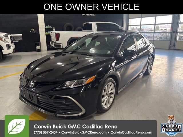 2021 Toyota Camry 2.5 Auto LE's photo