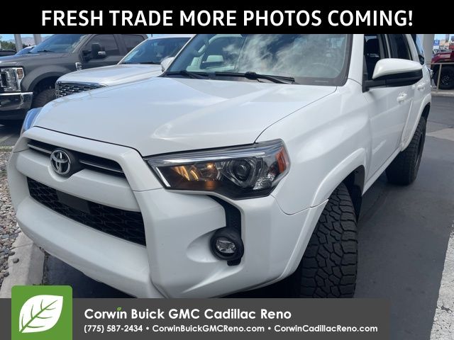 2022 Toyota 4Runner SR5 4WD V6's photo