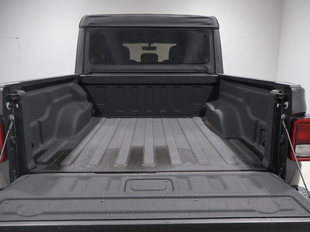 2023 Jeep Gladiator Rubicon photo 2