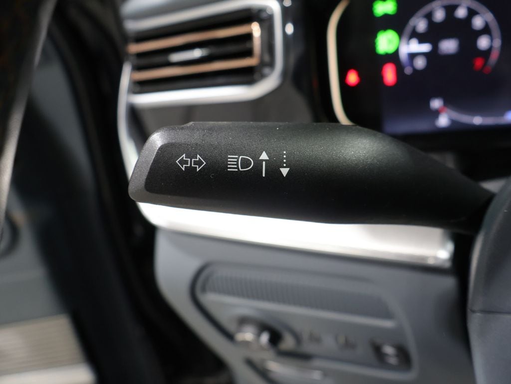 2022 Jeep Grand Wagoneer Series III - Photo 35
