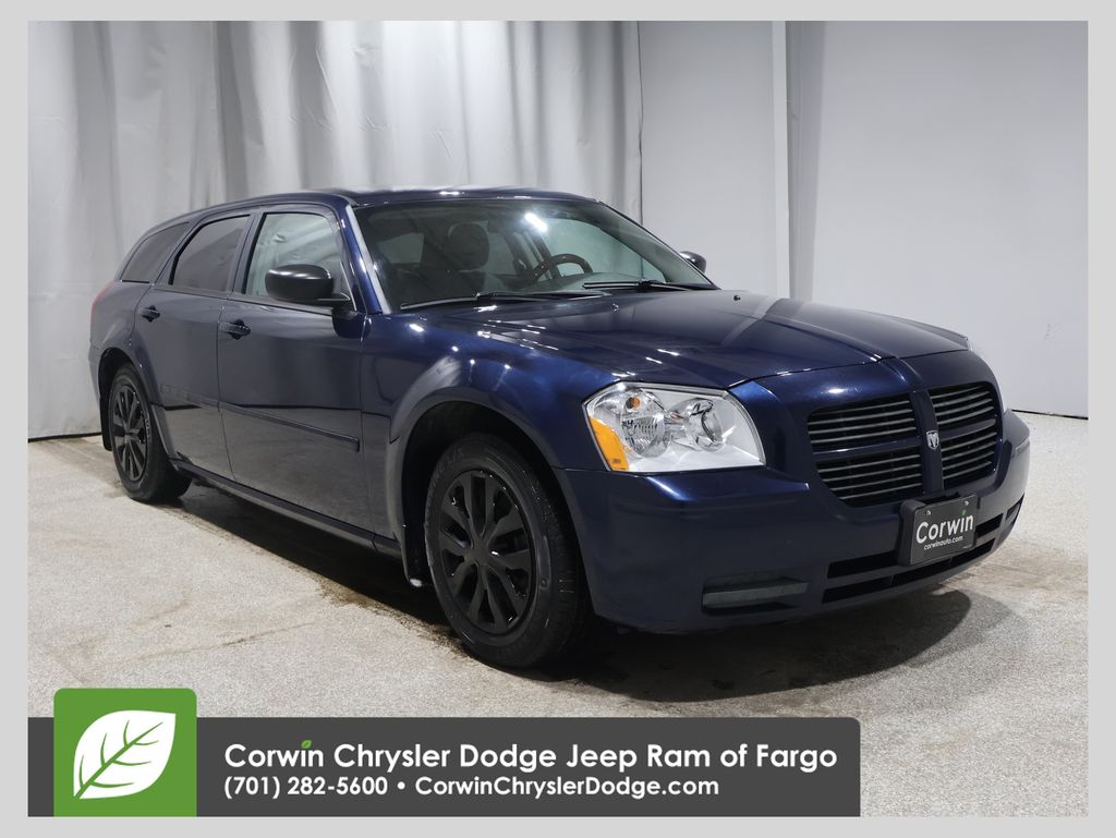 2005 Dodge Magnum SE