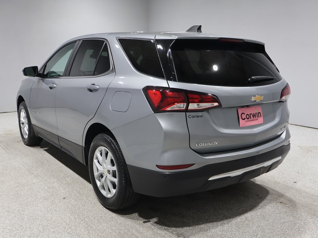2024 Chevrolet Equinox photo 3