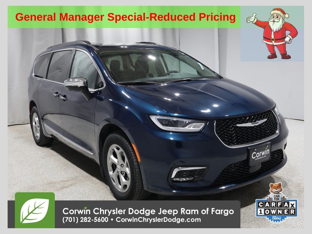 2023 Chrysler Pacifica Limited's photo