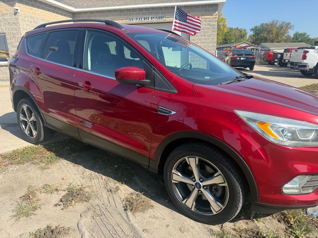 2017 Ford Escape SE photo 2