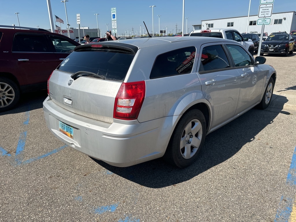 Used 2008 Dodge Magnum SE with VIN 2D4FV47T38H223372 for sale in Fargo, ND