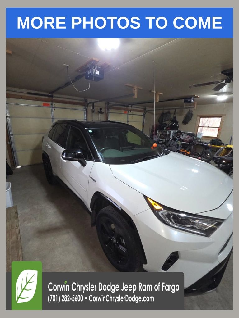 2021 Toyota RAV4 XSE's photo