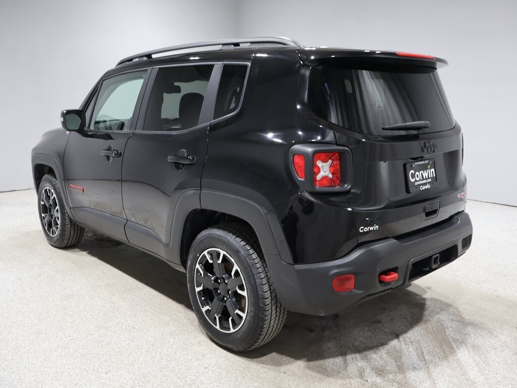 2023 Jeep Renegade Trailhawk photo 3