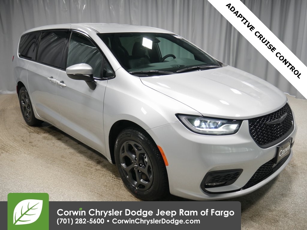 New 2023 Chrysler Pacifica Plug-In Hybrid TOURING L Fargo ND | Serving West  Fargo, Detroit Lakes & Moorhead | 2C4RC1L74PR513636