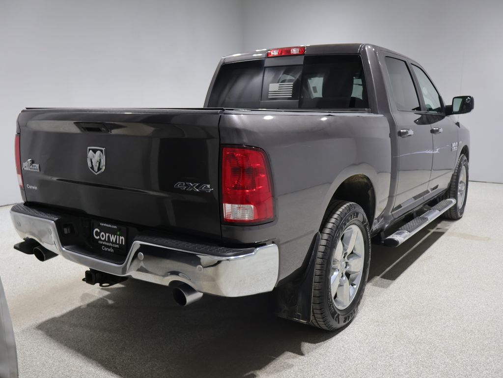 2016 Ram 1500 SLT photo 2