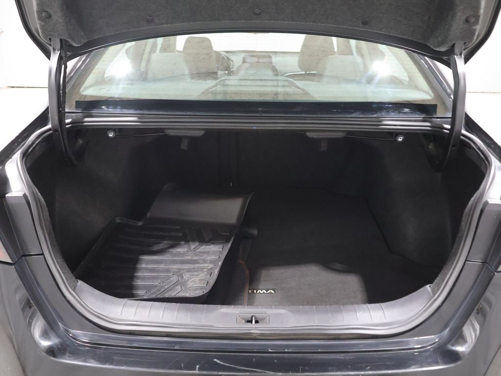 Used 2021 Nissan Altima 2.5 SR Sedan