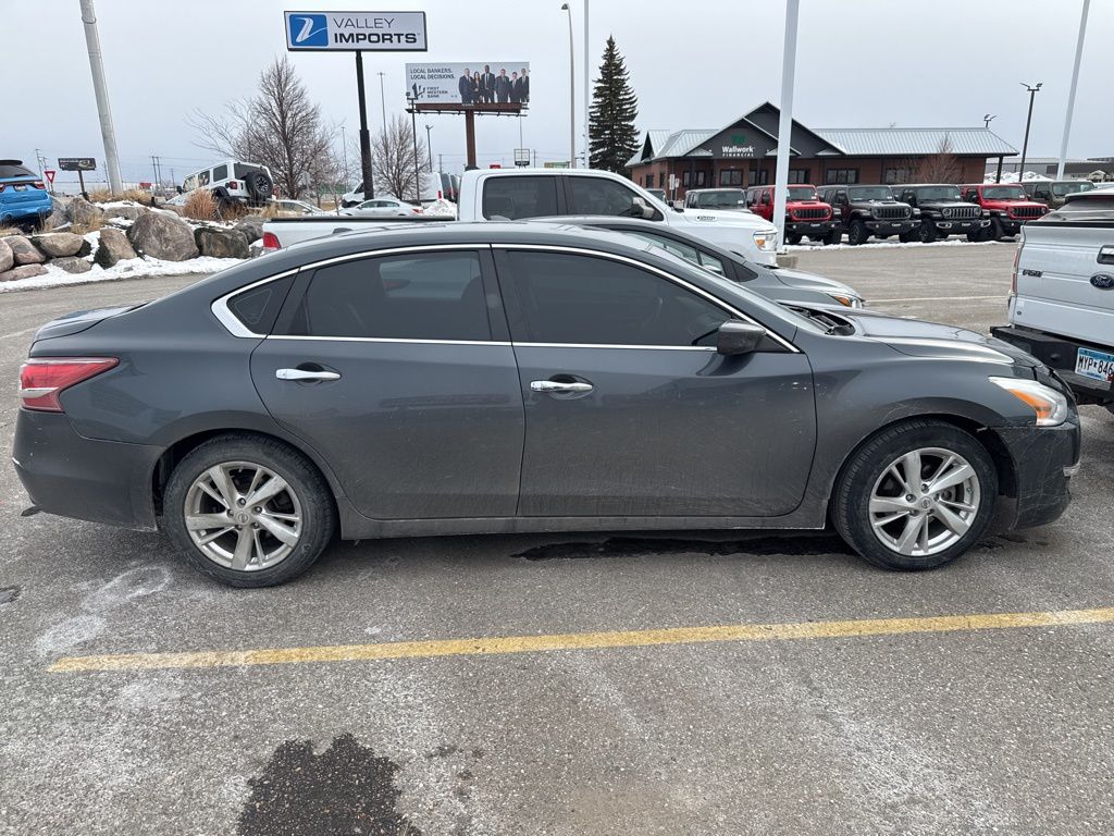 Used 2013 Nissan Altima Sedan SV with VIN 1N4AL3APXDN551494 for sale in Fargo, ND