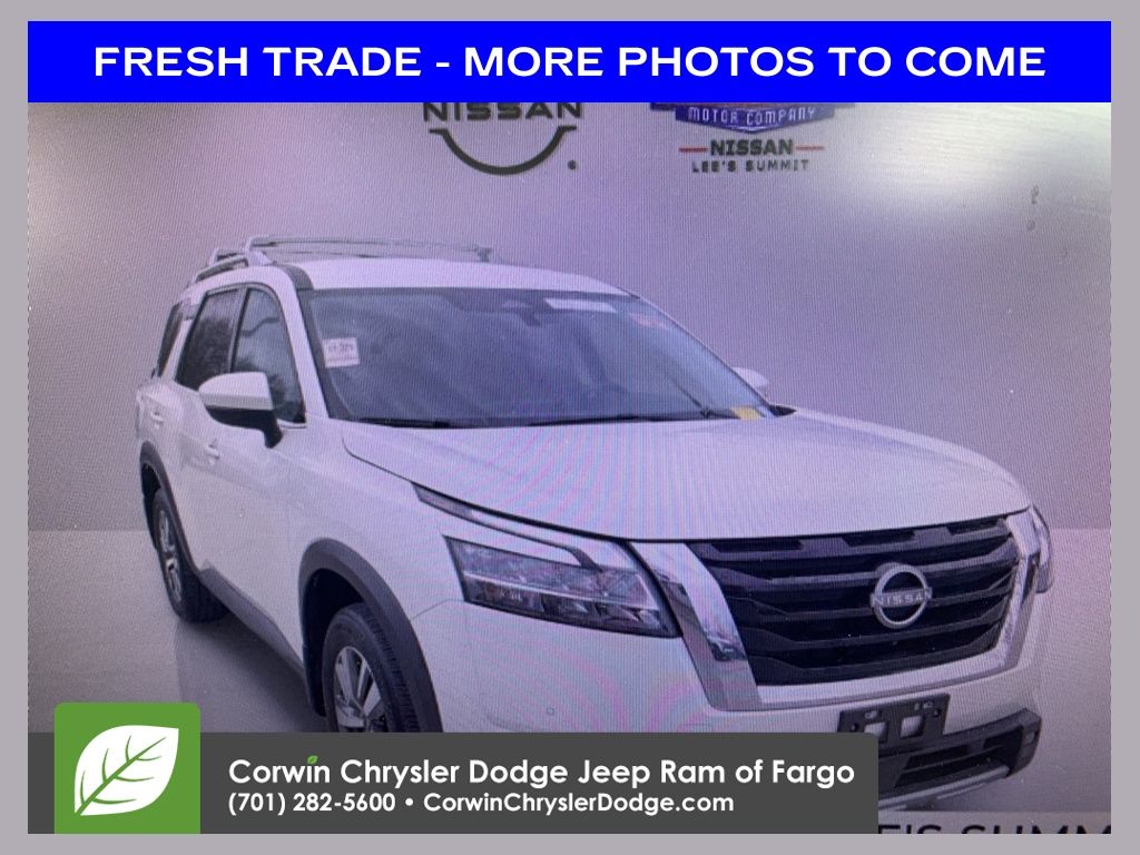 2024 Nissan Pathfinder SL 4WD's photo