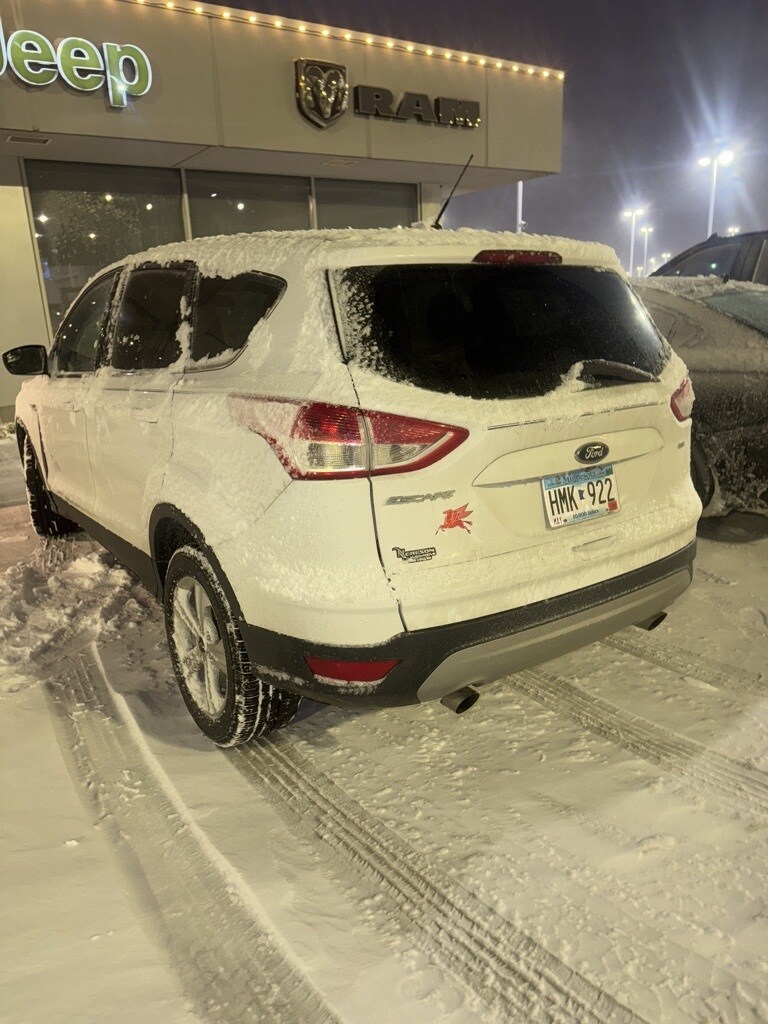 2016 Ford Escape SE photo 2