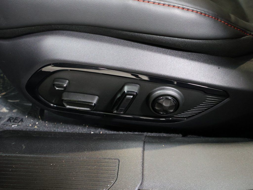 2026 Dodge Charger Daytona Scat Pack - Photo 13