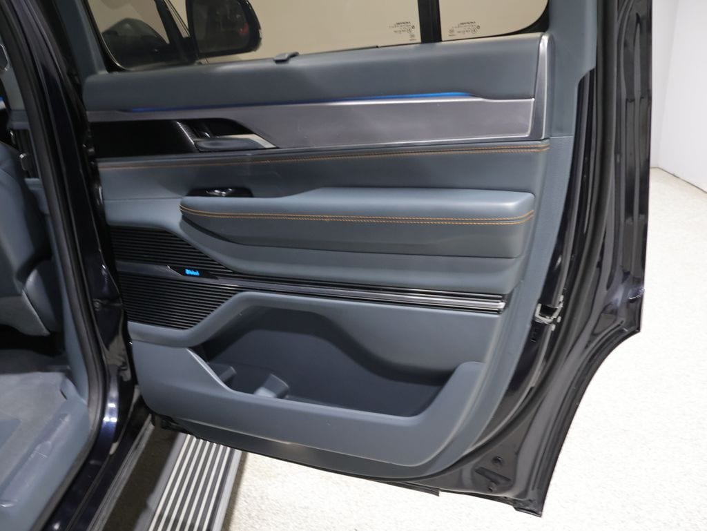 2022 Jeep Grand Wagoneer Series III - Photo 21
