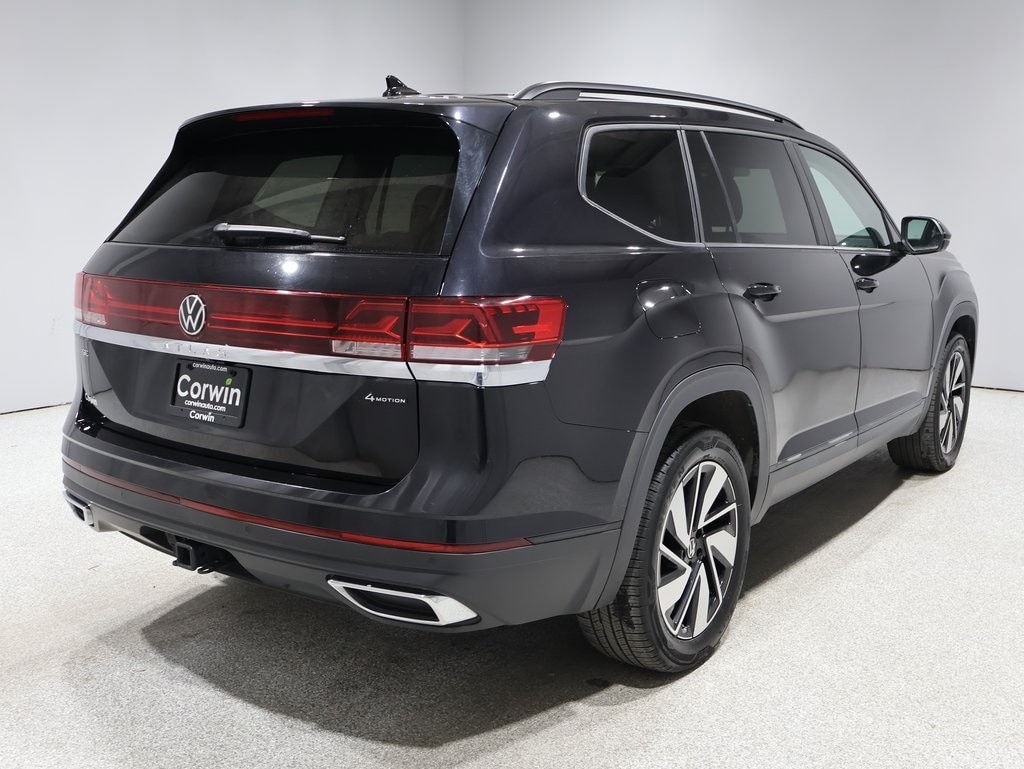 Used 2024 Volkswagen Atlas SE w/Tech with VIN 1V2HR2CA8RC543387 for sale in Fargo, ND