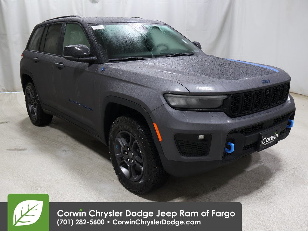 2025 Jeep Grand Cherokee Trailhawk 4xe's photo