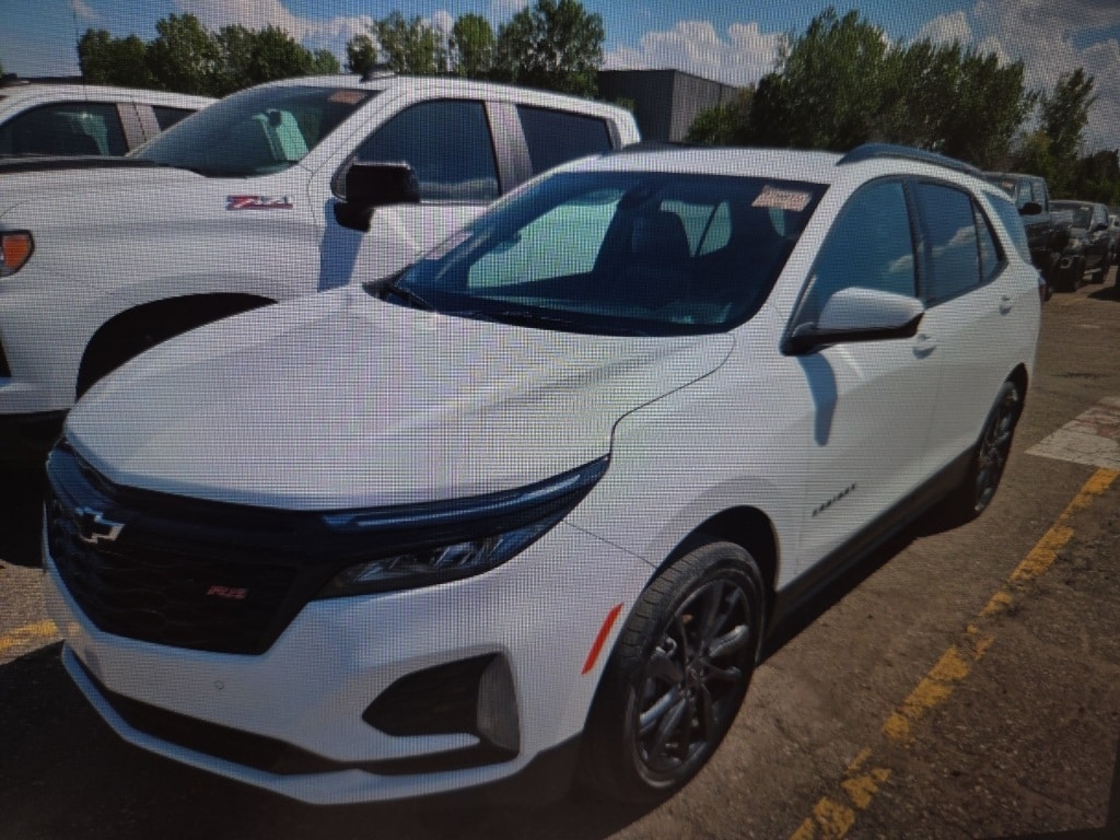 Used 2024 Chevrolet Equinox RS with VIN 3GNAXWEGXRS182134 for sale in Fargo, ND