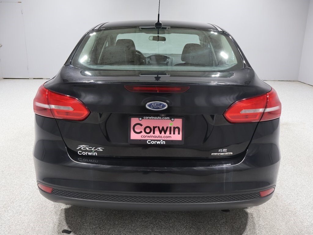 2016 Ford Focus SE photo 3