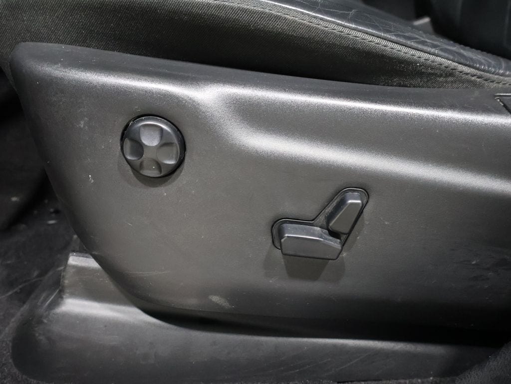 2019 Jeep Grand Cherokee Limited photo 2