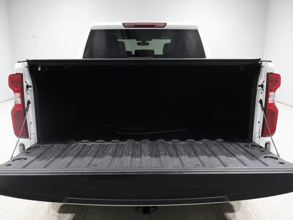 2021 Chevrolet Silverado 1500 LT photo 3