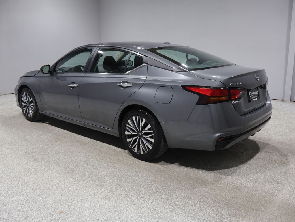 Used 2025 Nissan Altima SV Sedan