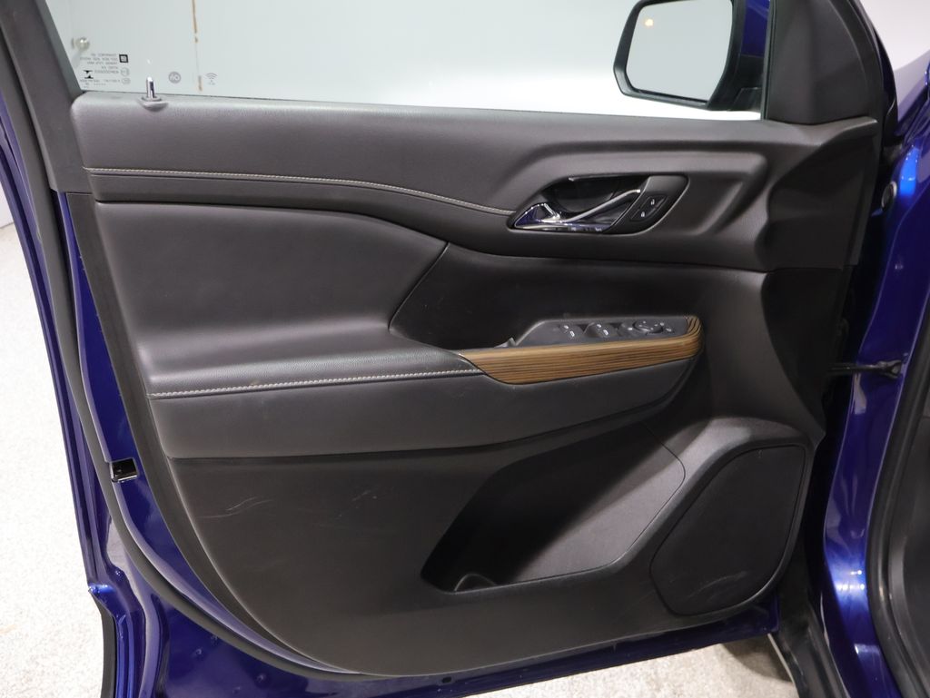 2023 GMC Acadia SLE - Photo 13