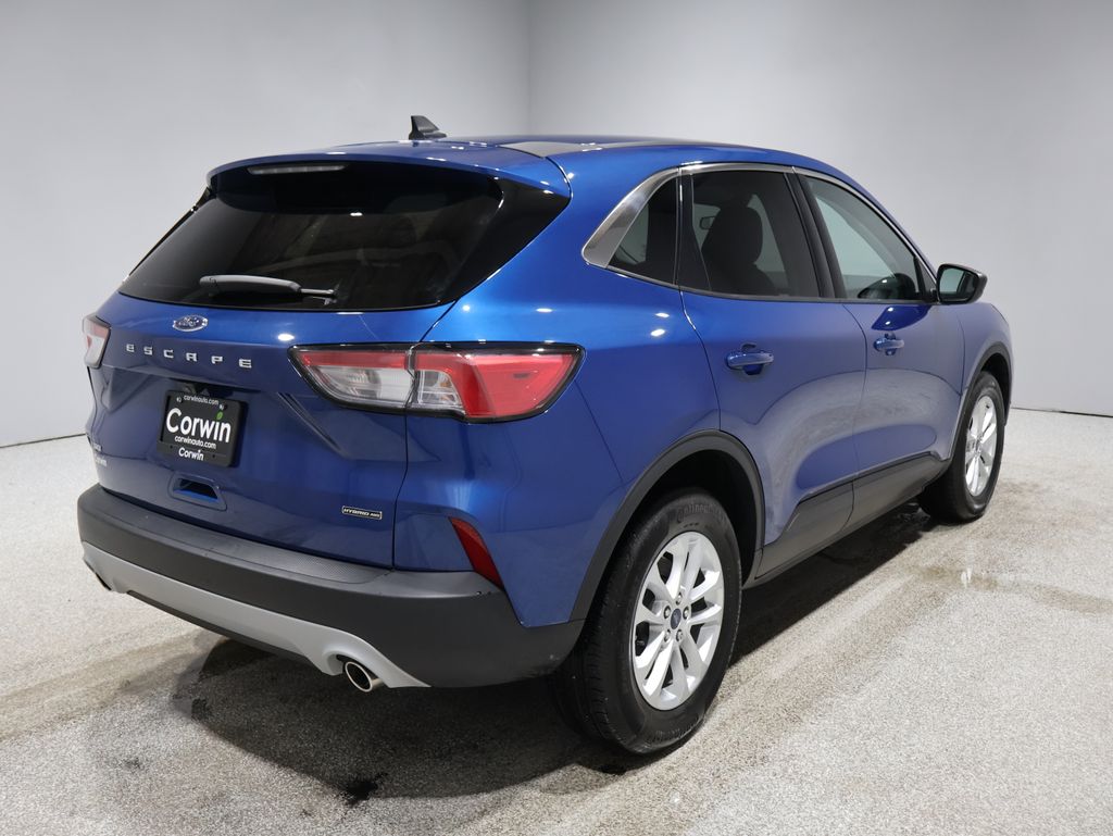 2022 Ford Escape SE Hybrid photo 2