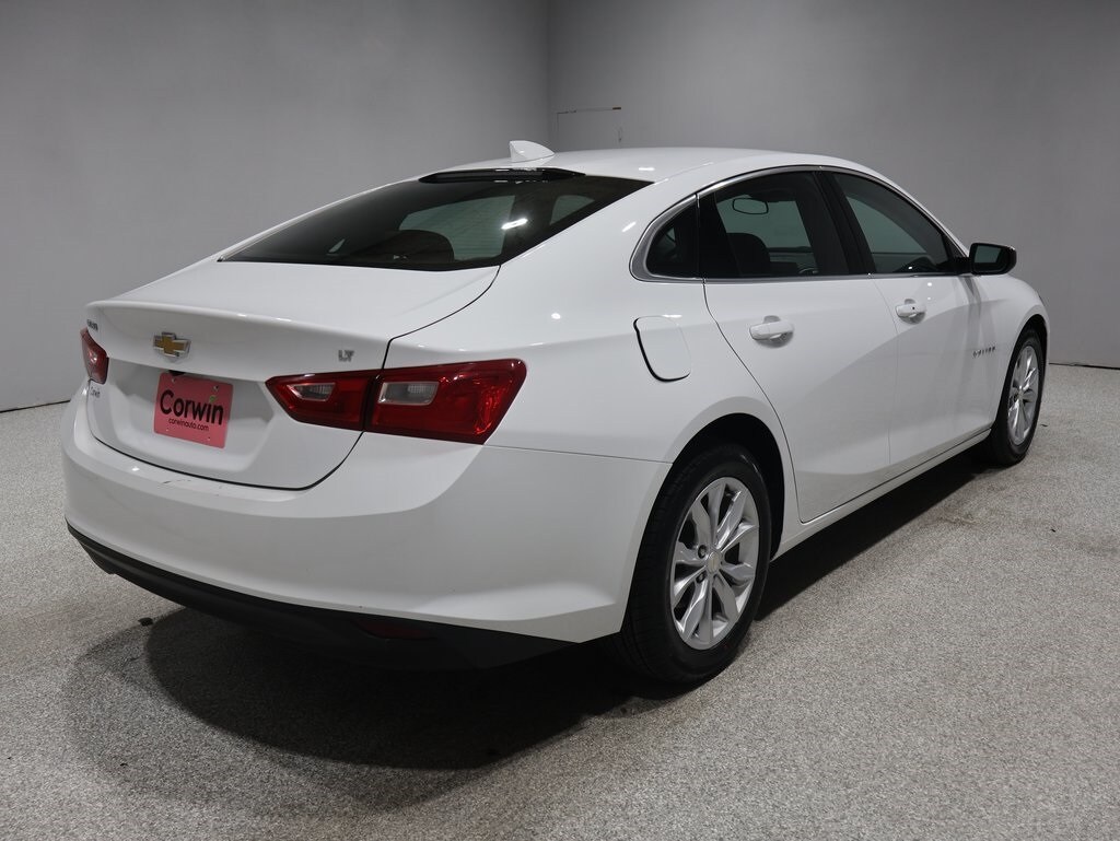 2023 Chevrolet Malibu 1LT photo 2