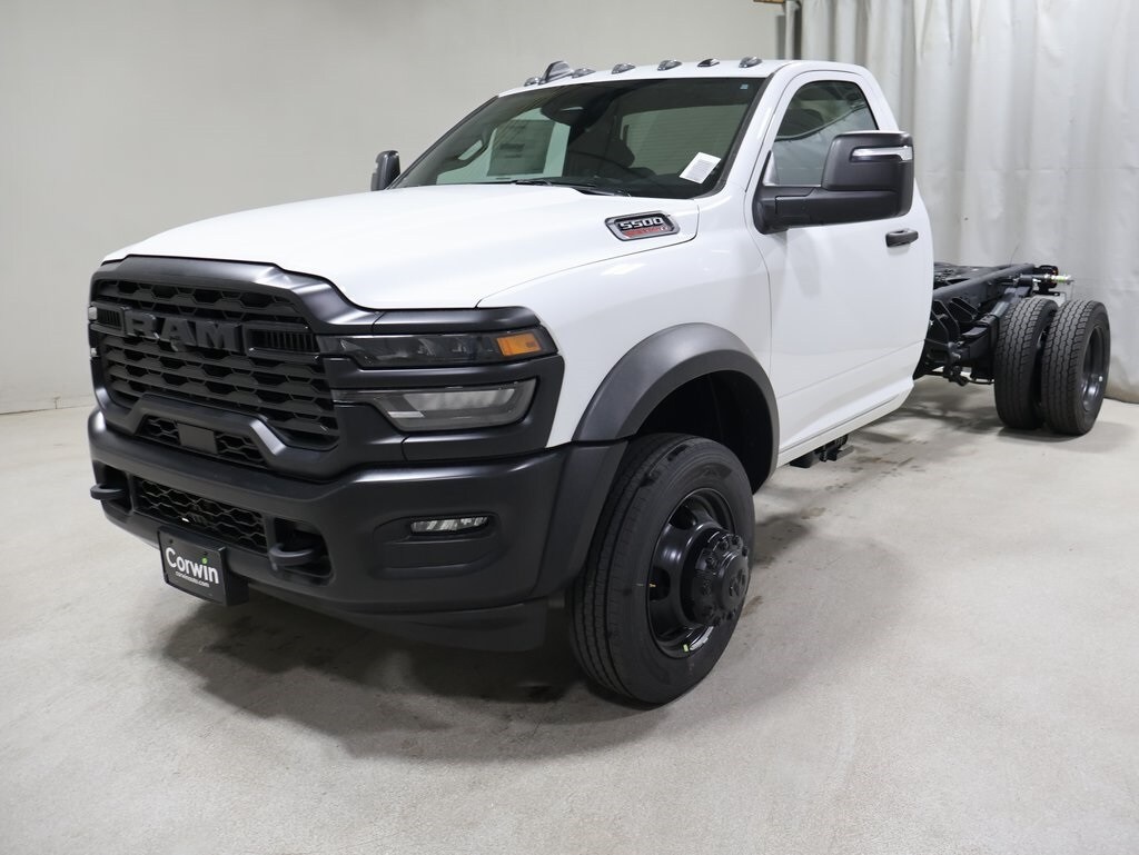 2025 Ram 5500 Tradesman photo 3