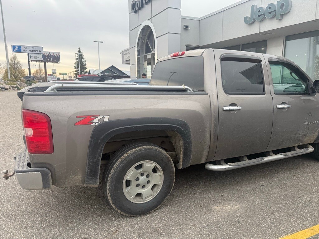 2012 Chevrolet Silverado 1500 LT photo 2