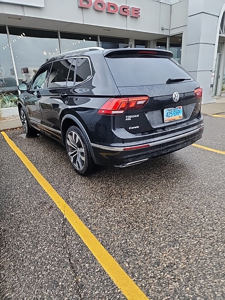 2021 Volkswagen Tiguan SEL Premium R-Line photo 3