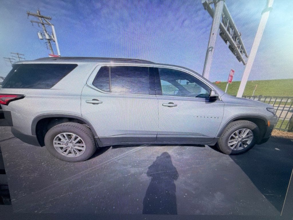 Used 2023 Chevrolet Traverse LT Cloth w/1LT SUV