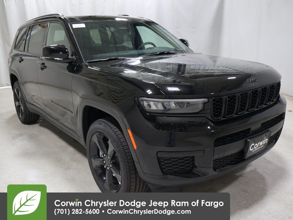 2025 Jeep Grand Cherokee L Altitude's photo