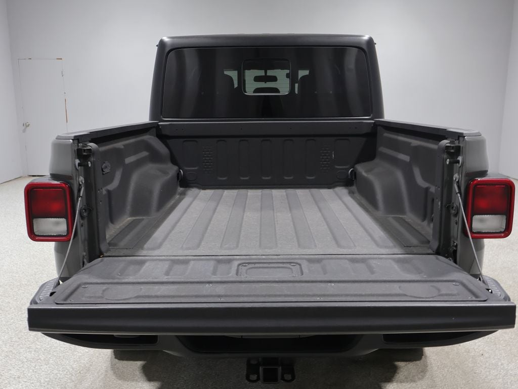 Used 2022 Jeep Gladiator Sport Truck Crew Cab