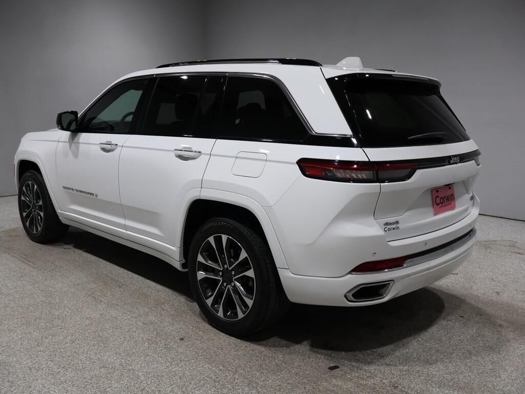 2023 Jeep Grand Cherokee Overland photo 3