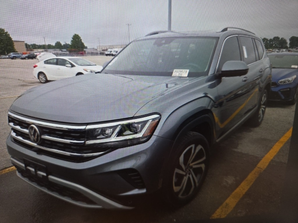 Used 2021 Volkswagen Atlas SEL Premium with VIN 1V2TR2CAXMC538906 for sale in Fargo, ND