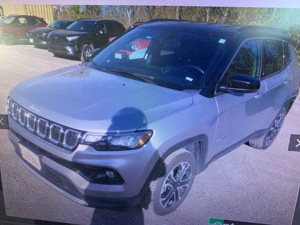 2023 Jeep Compass Limited photo 2