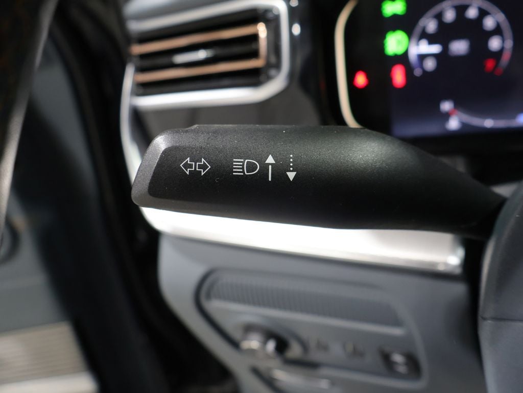 2022 Jeep Grand Wagoneer Series III - Photo 34