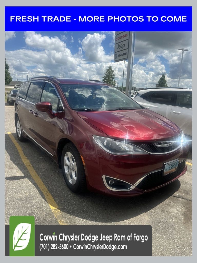 2017 Chrysler Pacifica Touring-L Plus's photo