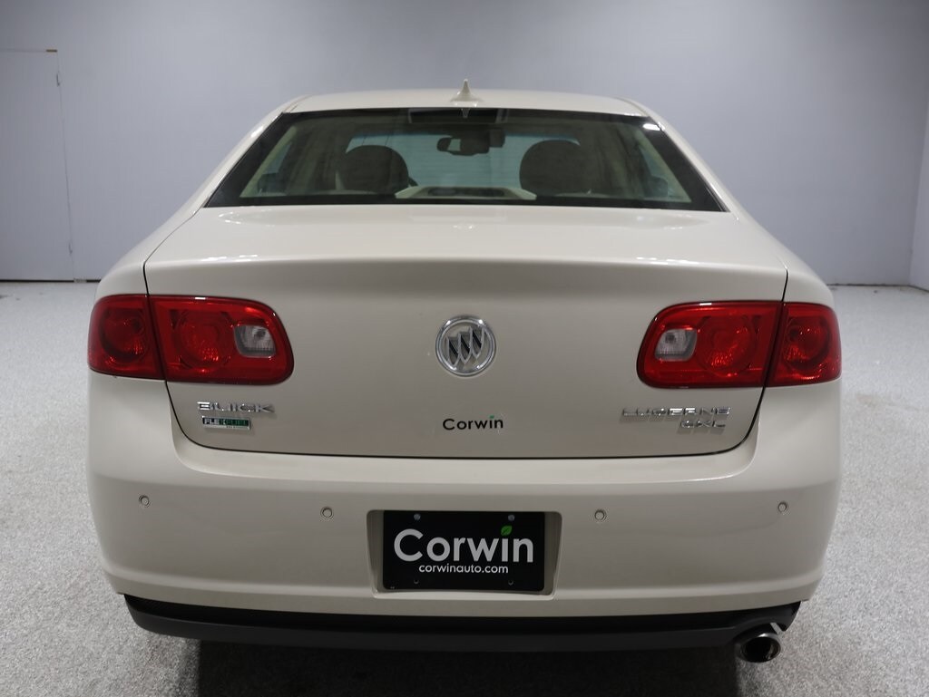 2011 Buick Lucerne CXL photo 2