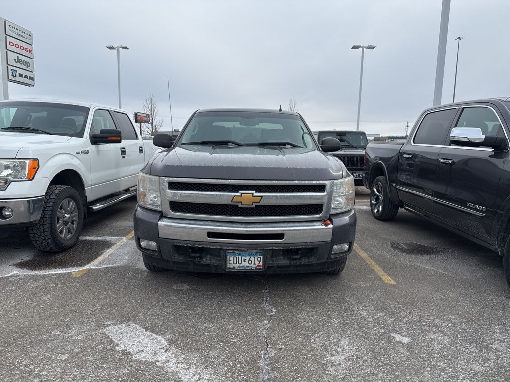 Used 2010 Chevrolet Silverado 1500 LT with VIN 3GCRKSE39AG161220 for sale in Fargo, ND