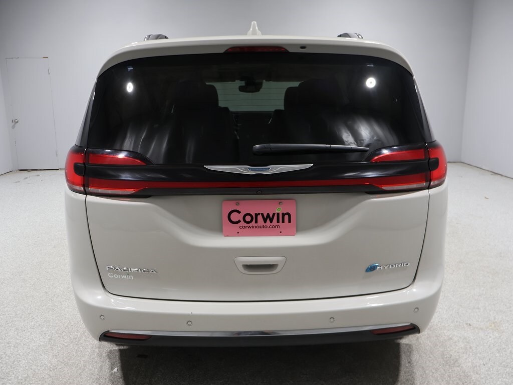 2021 Chrysler Pacifica Hybrid Limited photo 2