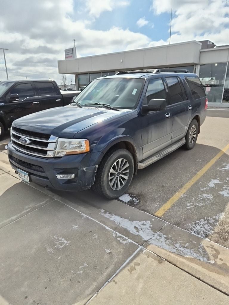 Used 2017 Ford Expedition XLT with VIN 1FMJU1JT2HEA39433 for sale in Fargo, ND