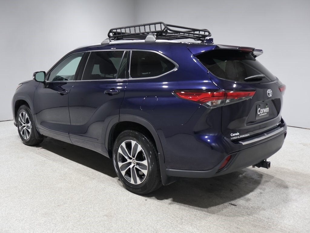 2020 Toyota Highlander XLE photo 2